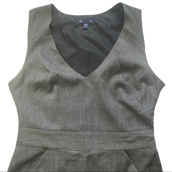GAP Dark Gray Sleeveless V-Neck Sheath Dress Fully Lined With Pockets EUC Size 8 - Picture 4 of 10